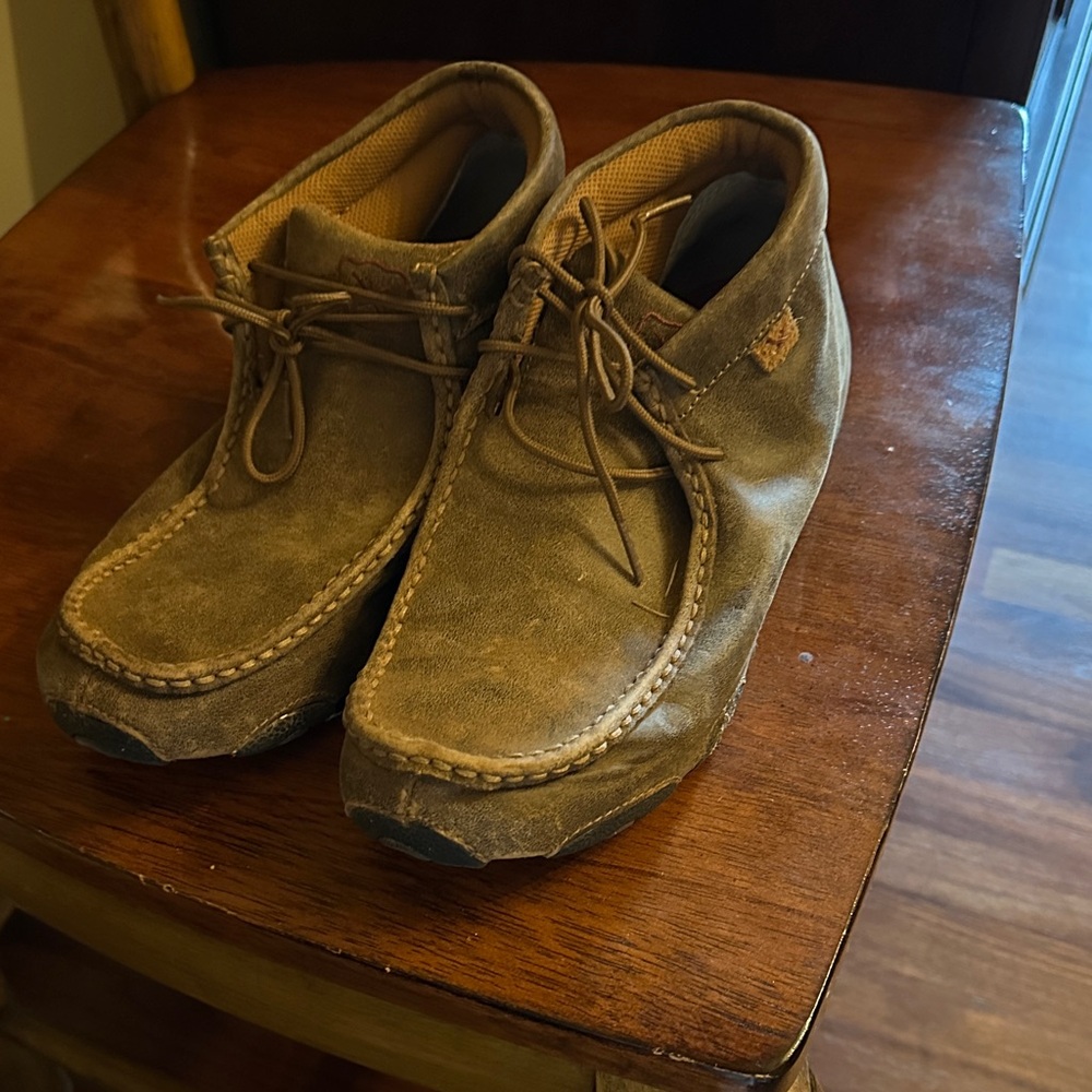 Twisted x Suede Men’s Casual Moc Toe Chukka Shoes